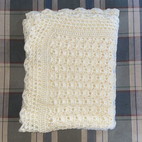 Handmade Crocheted baby Blanket In pale yellow chunky cot buggy/car seat 35X30” - Picture 3 of 7
